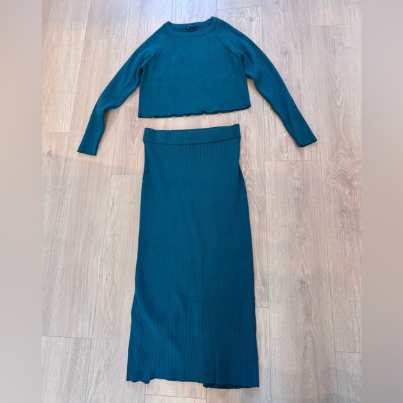 PRETTYGARDEN Women’s Dark Green 2 Piece Ribbed Cropped Sweater & Maxi Skirt Set - Picture 3 of 8